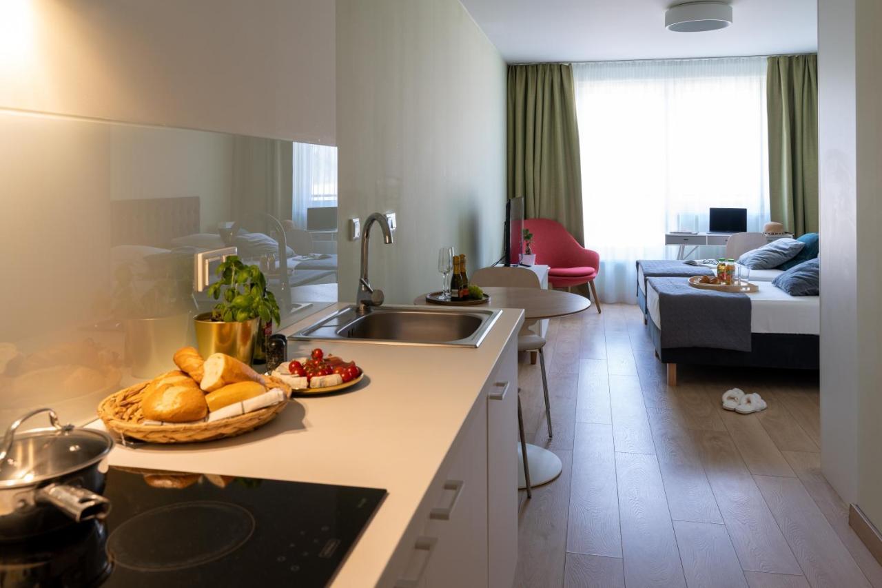 Happy House Aparthotel *